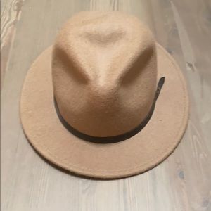 Ecote hat